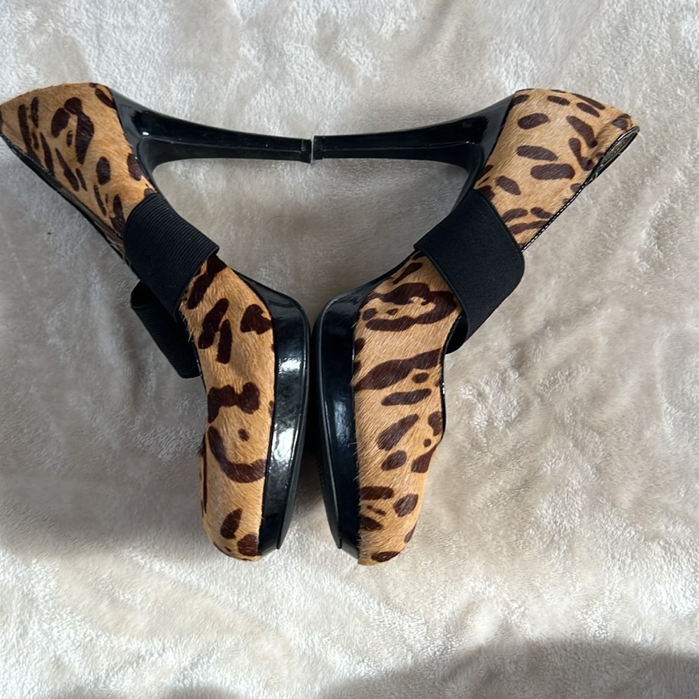 Gianni bini heels in cheetah print size 9